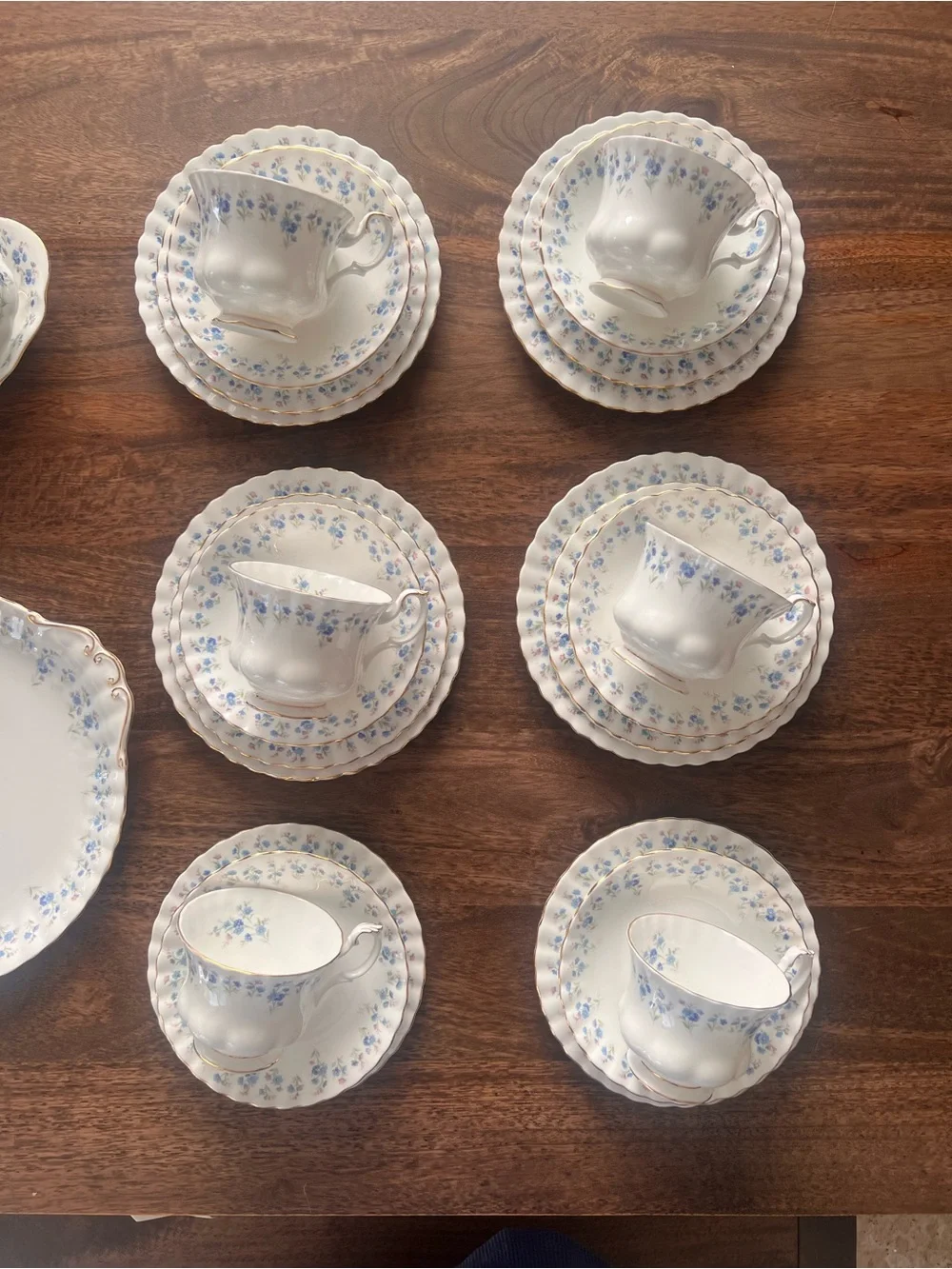🎀 Royal Albert Memory Lane - 26 piece set - Vintage Cottage Core 💙